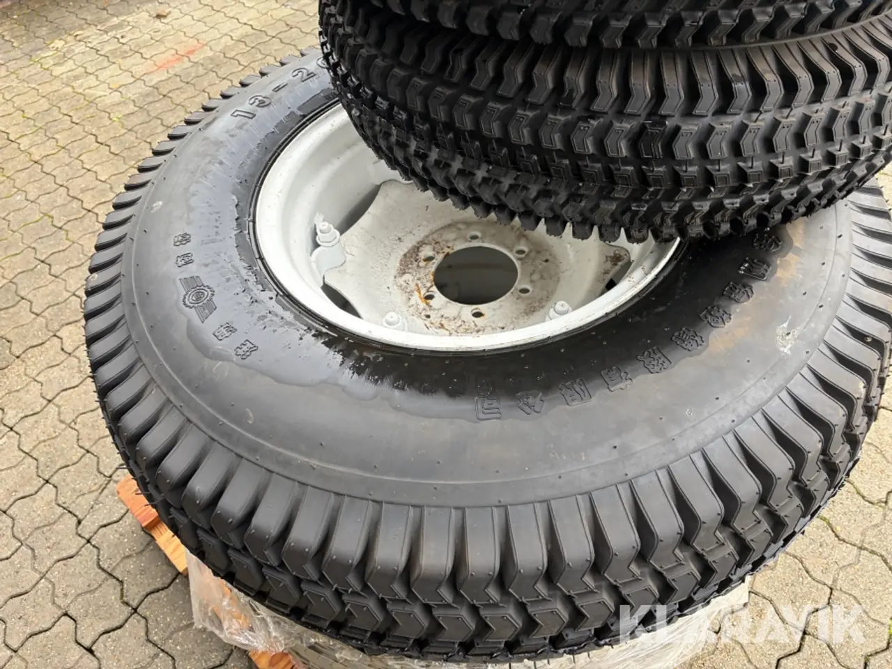 Billede 8 - Kompakttraktor dæk 2 x 31x9.5 og 2 x 13-20