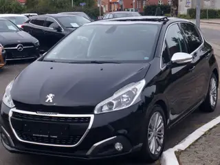 Peugeot 208 1,6 BlueHDi Allure Sky 100HK 5d