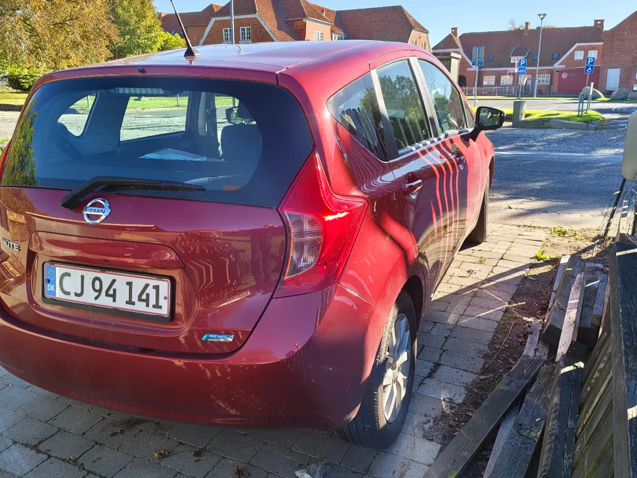 Billede 6 - Flot bil med meget udstyr og lavt km-tal