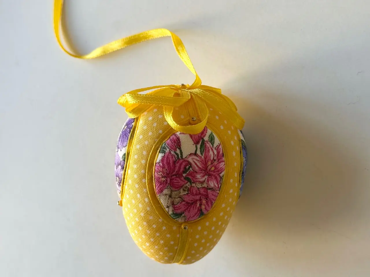 Billede 3 - Lille påskeæg, gul m blomster
