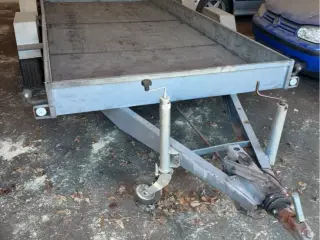 Autotailer sælges