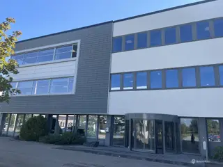 Kontorlejemål beliggende på 2. sal med mulighed for at leje fra ca. 600 m² - 1.631 m².