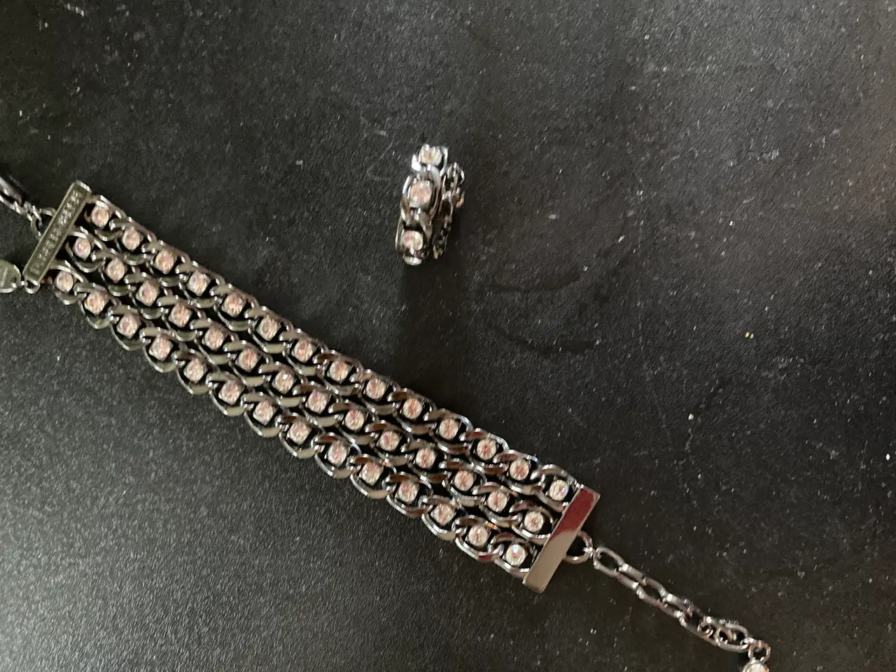 Billede 1 - Dyrberg/Kern armbånd og tilsvarende ring.