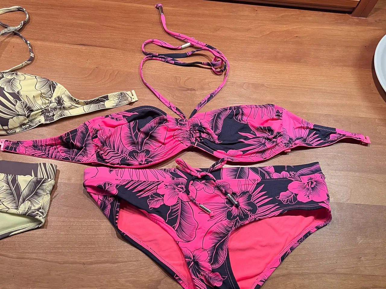 Billede 4 - Flotte bikinier