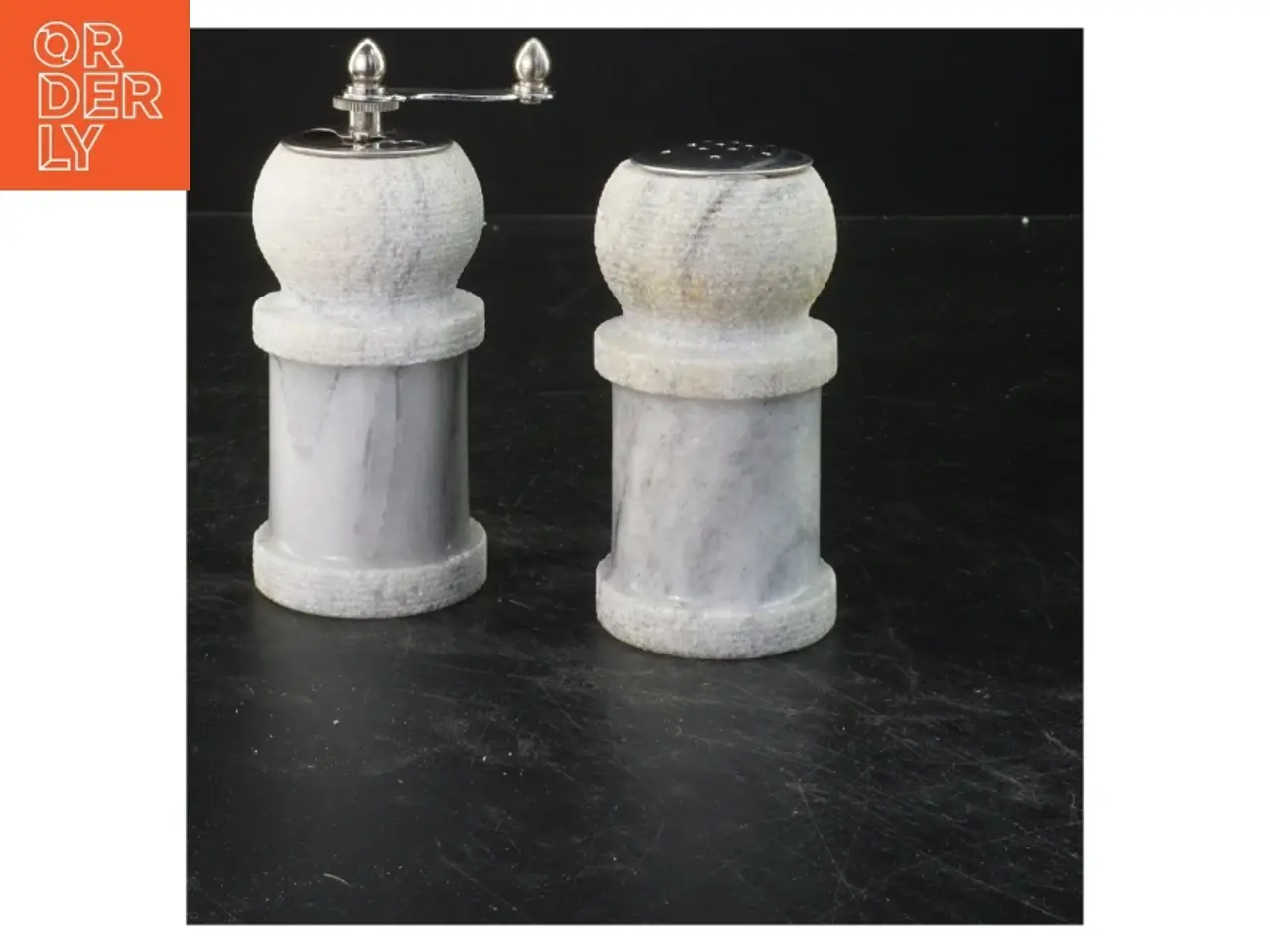 Billede 1 - Salt- og pebersæt i marmor og metal (str. 13x5 cm)