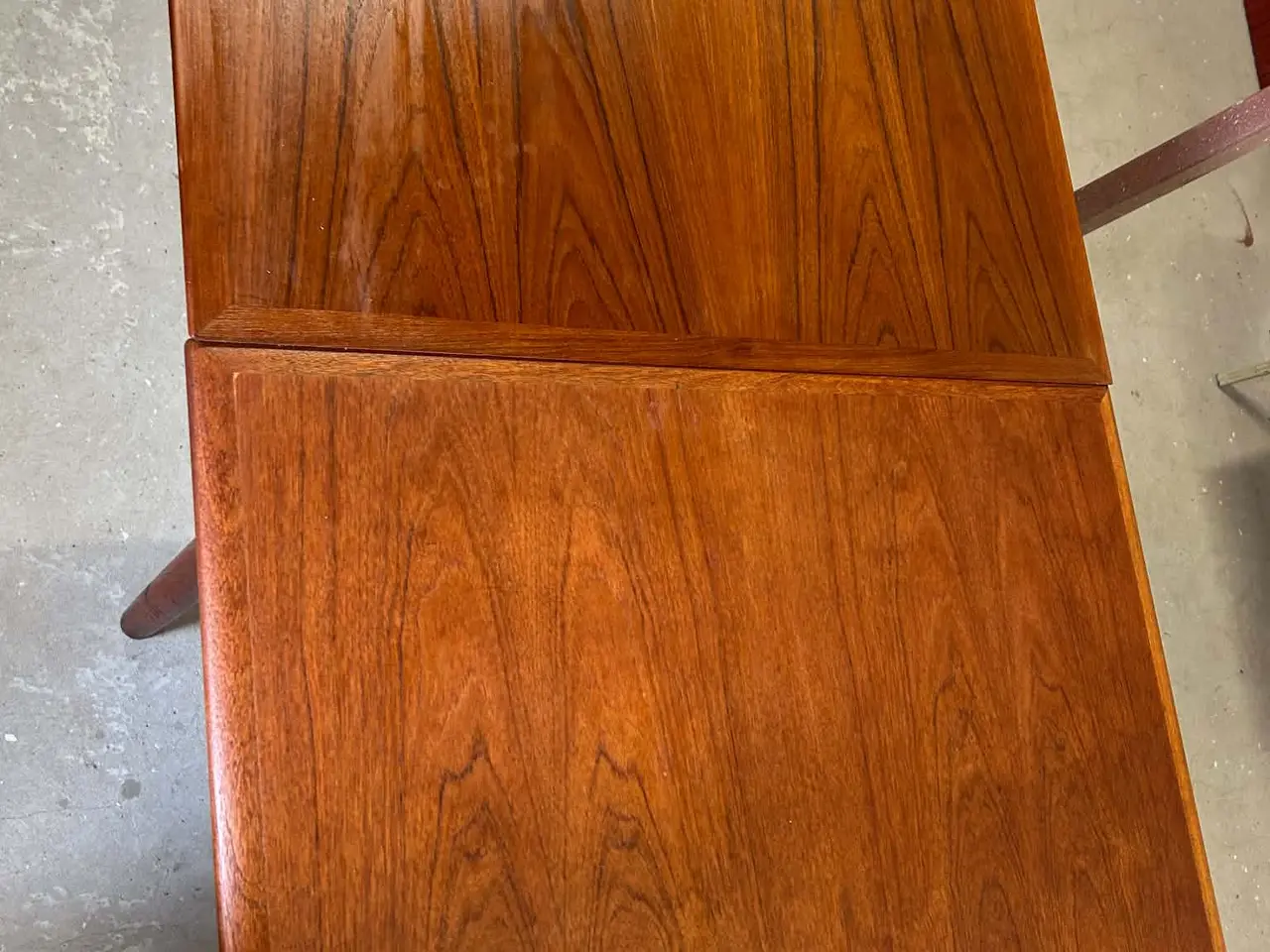 Billede 3 - 🌿 Smukt dansk teak-spisebord – 1960’erne –