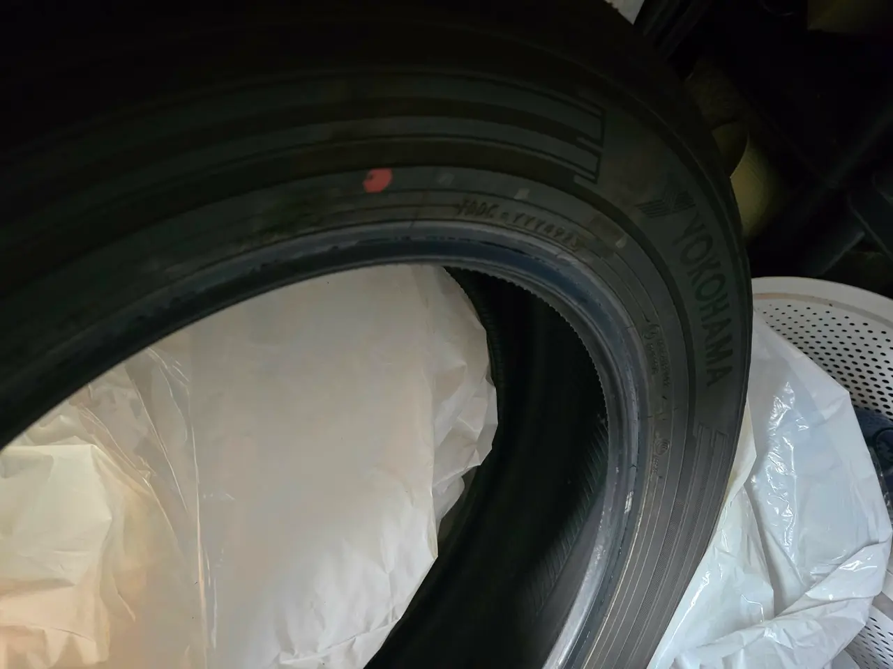 Billede 3 - Bridgestone sommerdæk 235/60 103HR18