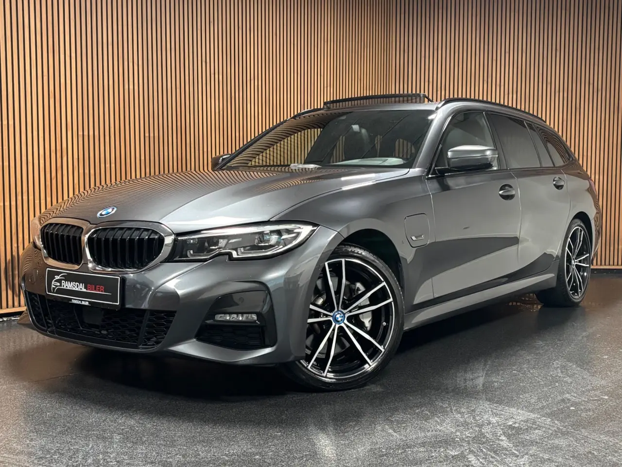 Billede 1 - BMW 330e 2,0 Touring M-Sport aut.