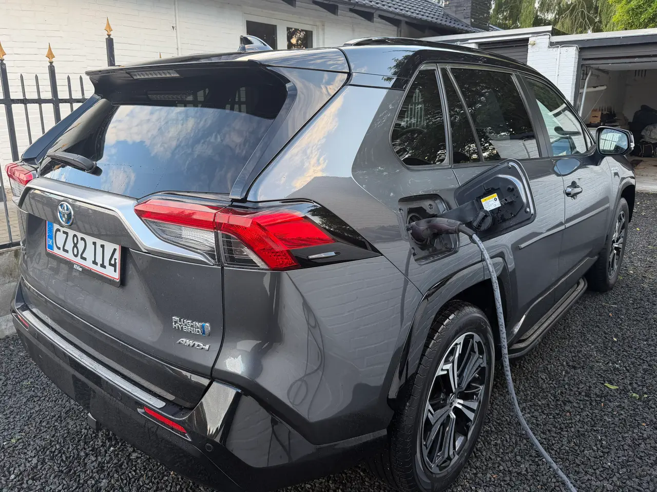 Billede 1 - RAV4 PHEV - 18,3 kWt batteri og 75km på opladning 
