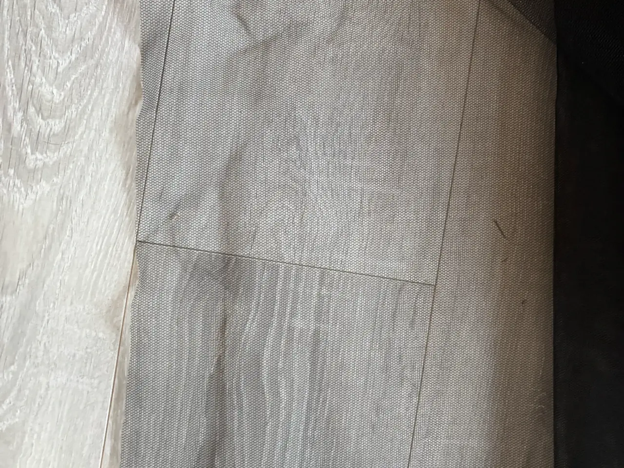 Billede 2 - Sort tyld stof 140 cm x 6 m.