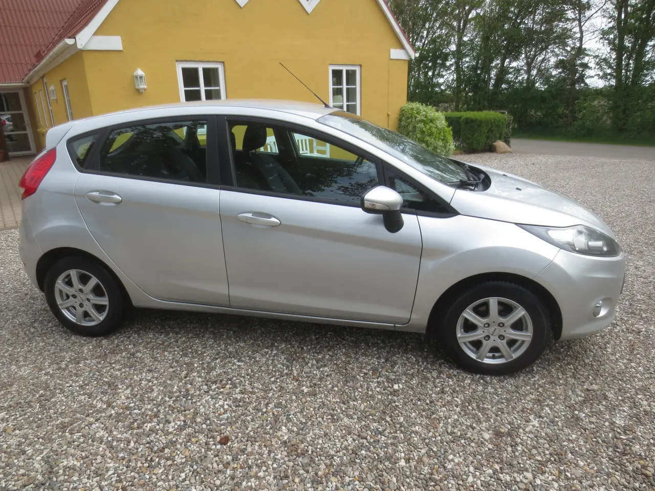 Billede 4 - Pæn Ford Fiesta 1.6 TD år 12 