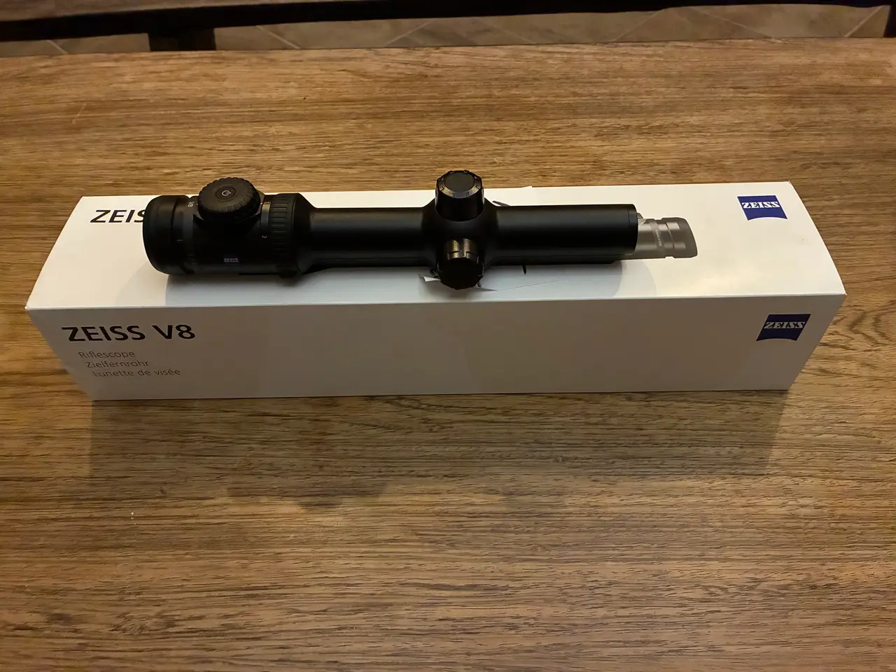 Billede 1 - Zeiss V8 1.1-8x24 med skinne og lys