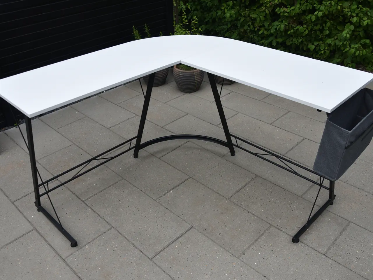 Billede 1 - Skrivebord/Gamerbord, hvid med sort stel