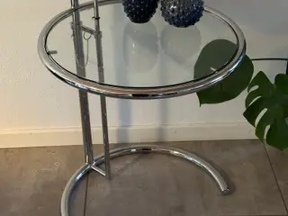 Justerbar bord “Eileen Gray lookalike”