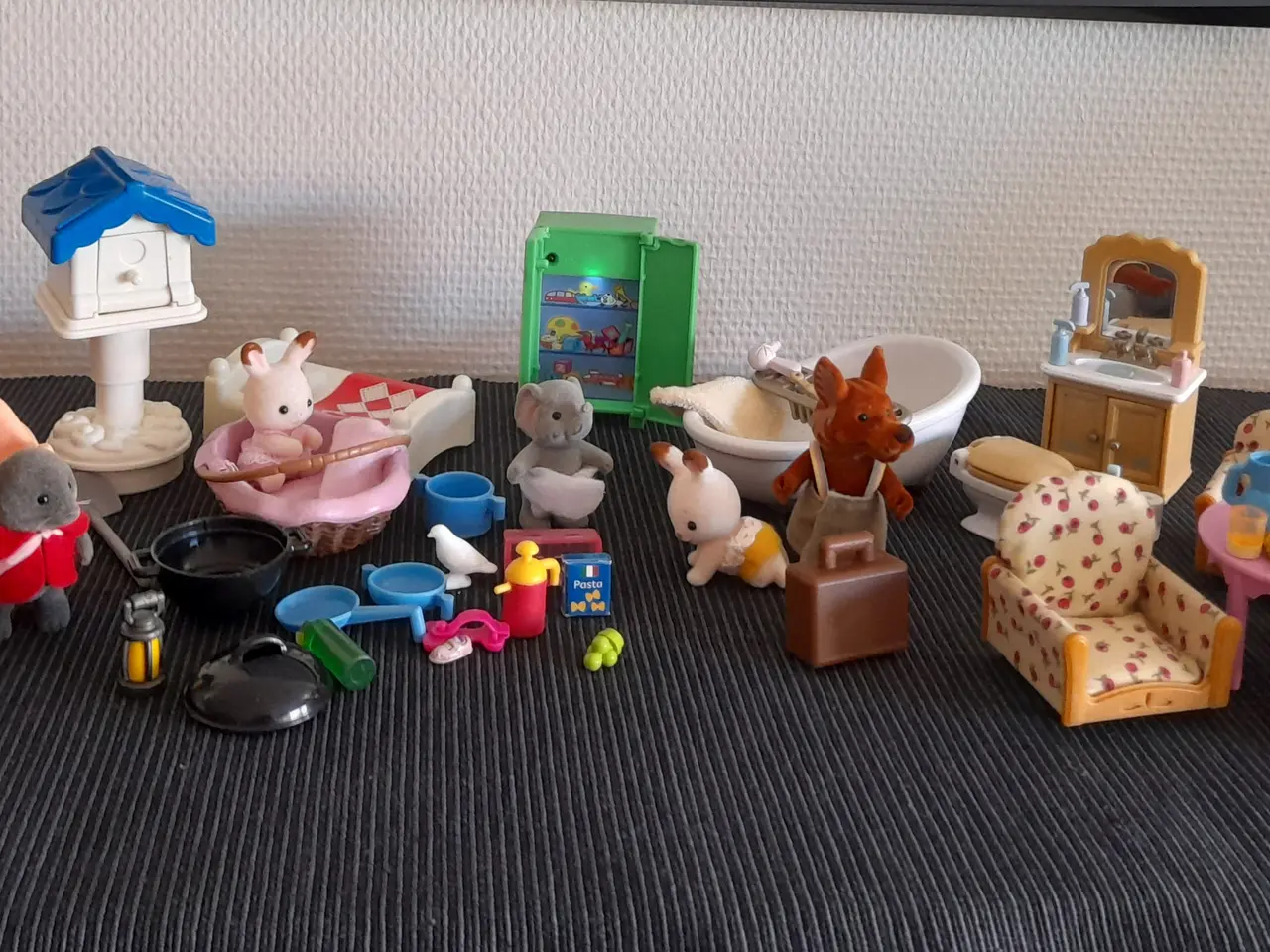 Billede 1 - Sylvanien Familie figurer, møbler og tilbehør.