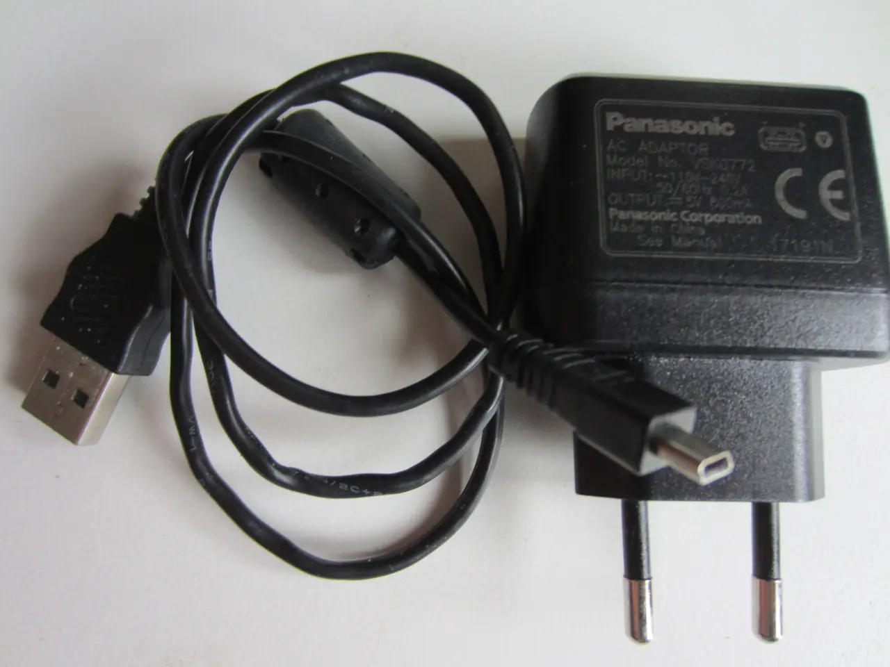 Billede 1 - Panasonic VSK0772 lader-strømforsyning + USB-kabel