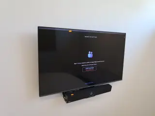 Fjernsyn SAMSUNG med soundbar YEALINK