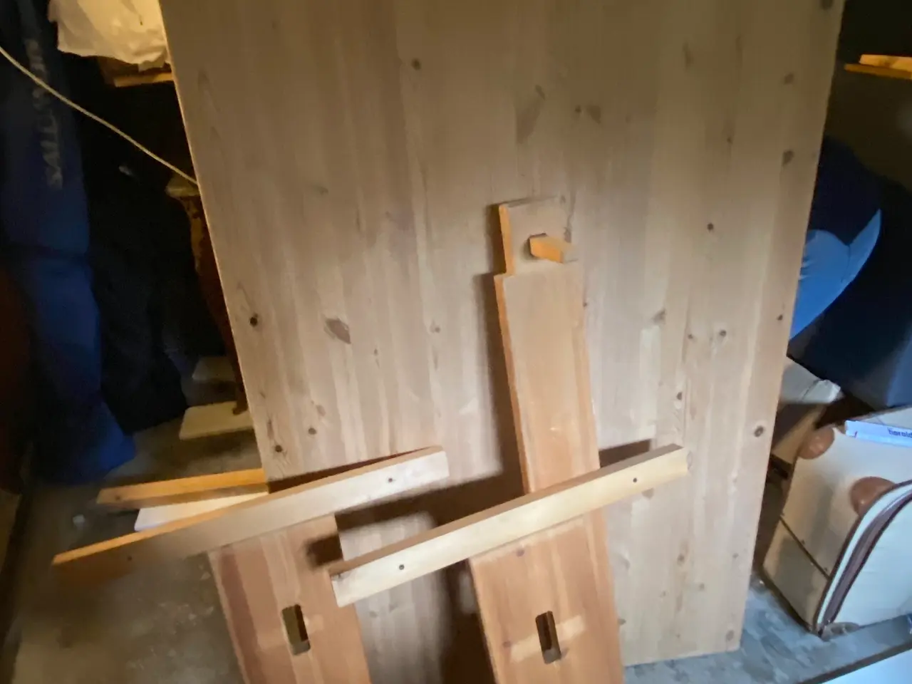 Billede 1 - Spisebord i massiv fyr