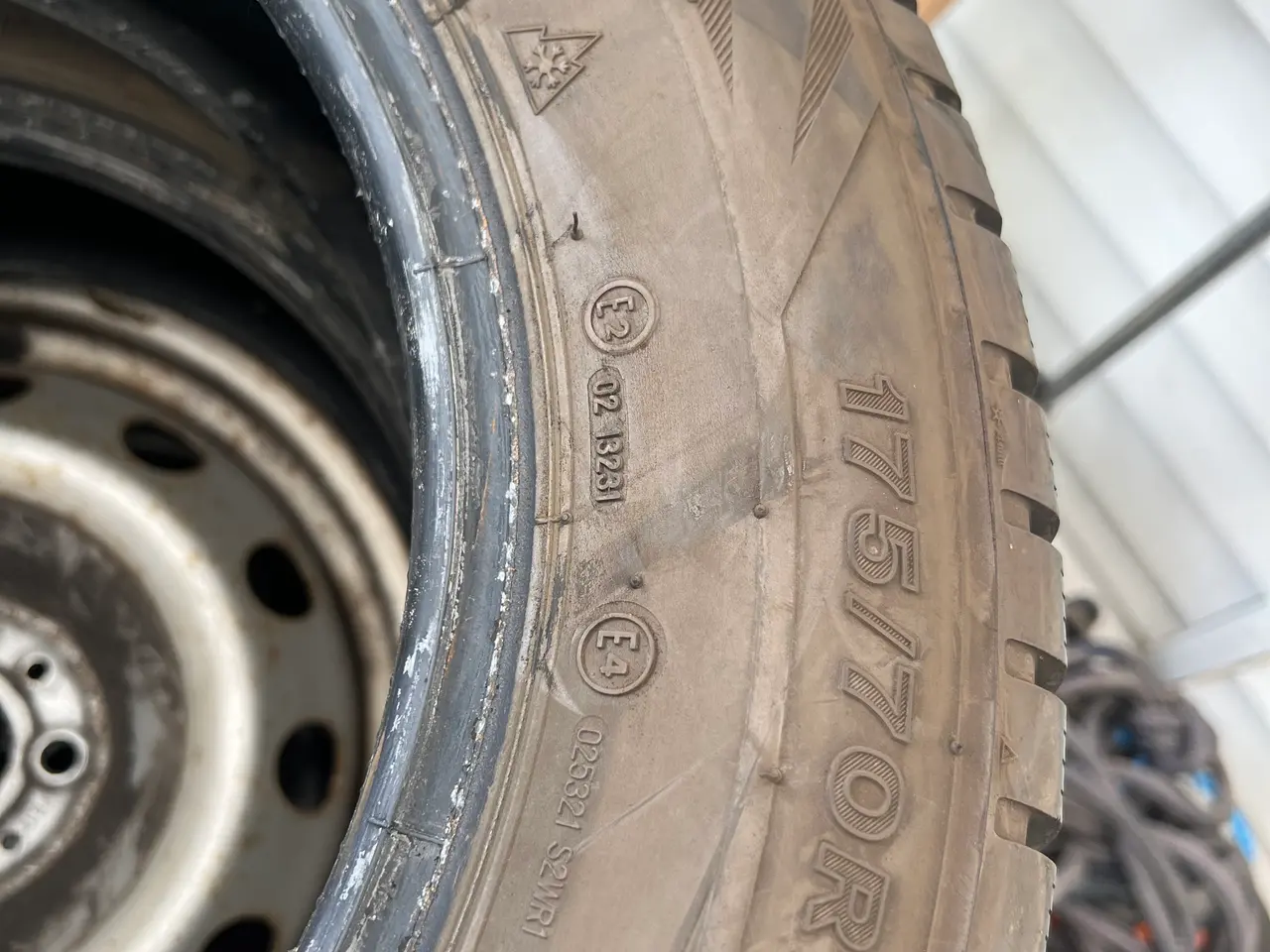 Billede 5 - 2 Stk Vinterdæk 175/70R14