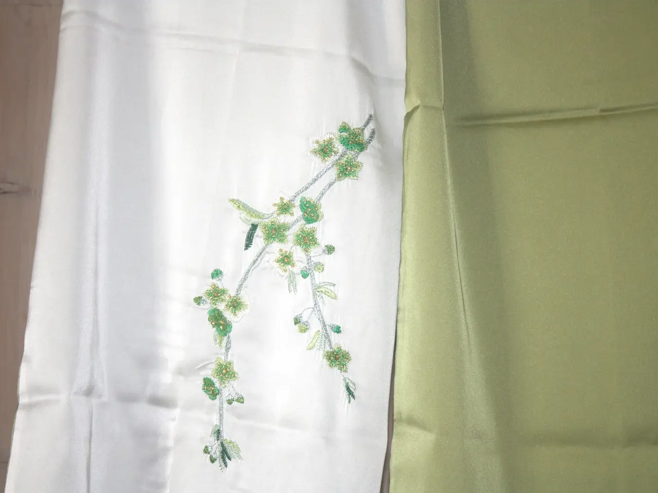 Billede 2 - Broderet Silke tørklæde 155 cm x 35 cm 