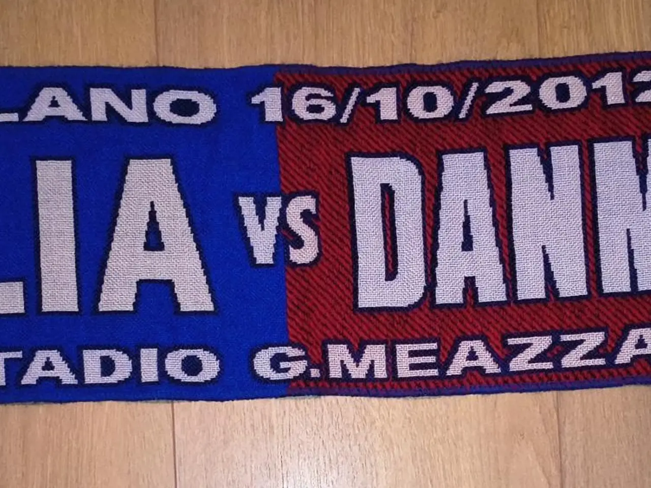 Billede 2 - NYT ITALIA VS DANMARK HALSTØRKLÆDE, OKT. 2012