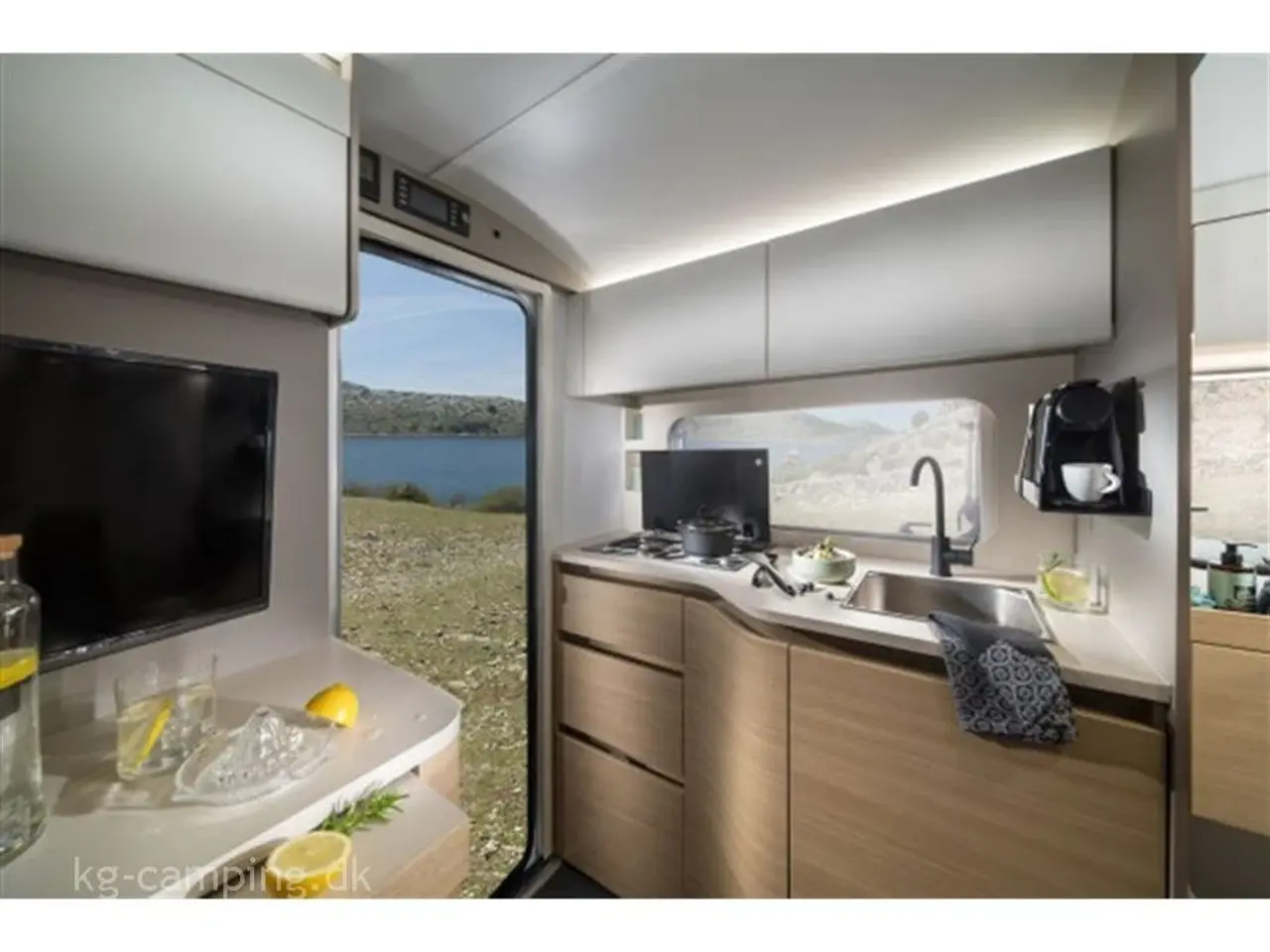 Billede 14 - 2026 - Adria Action 391 LH Classic 2026 Nyhed - kan bestilles med forskelligt fabriksmonteret udstyr.