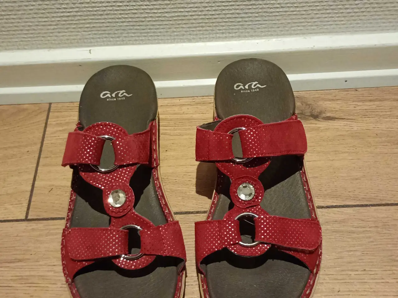 Billede 4 - Fine damesandaler med Velcro, ARA, str. 42.