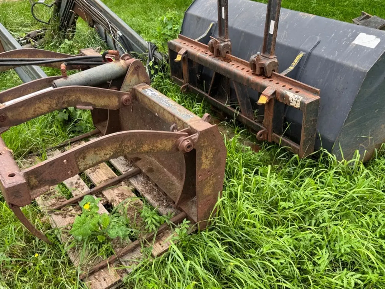 Billede 3 - Diverse lot til traktor