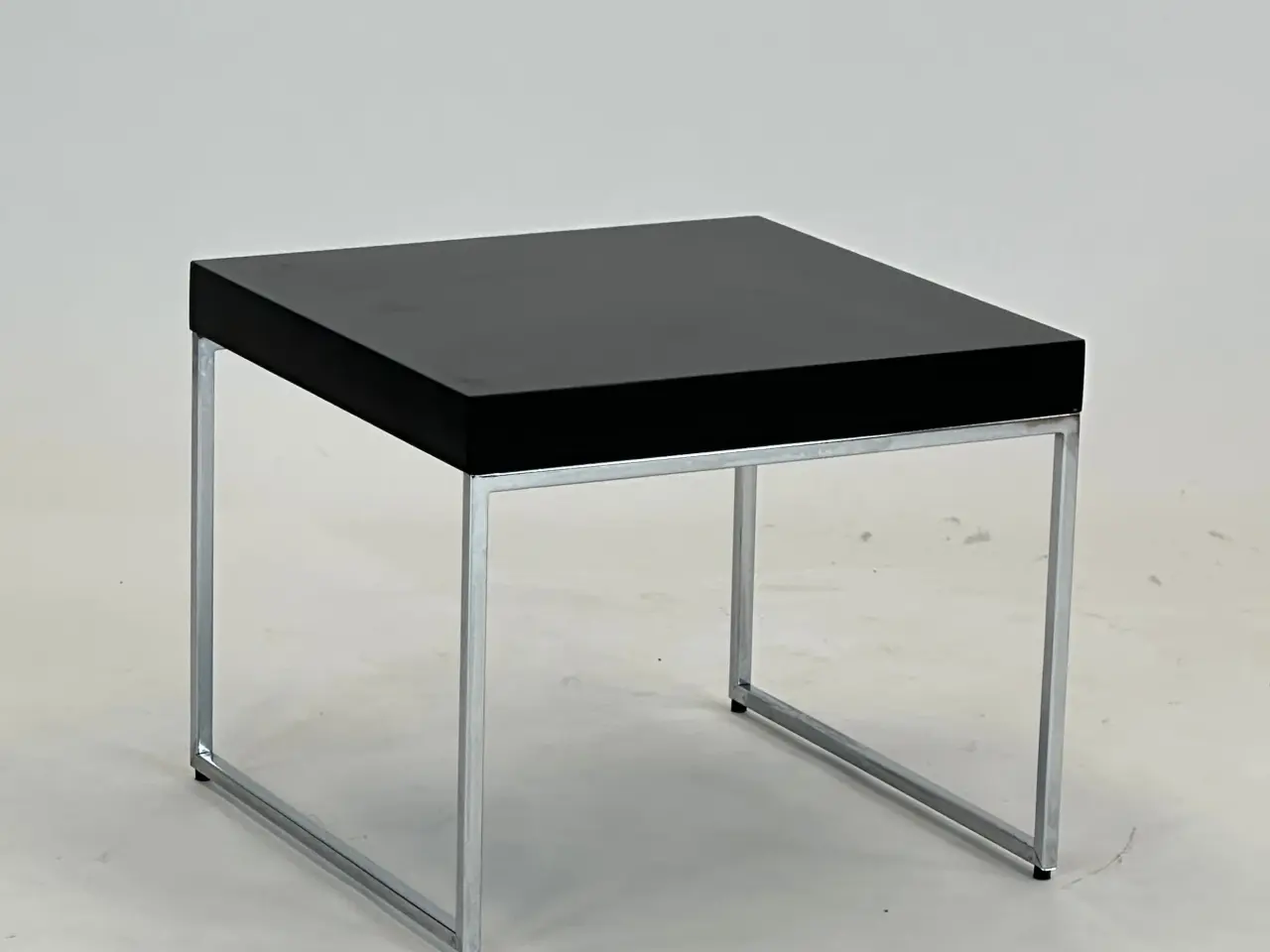 Billede 1 - Sofabord – Sort med Krom Stel 55x55x46 cm