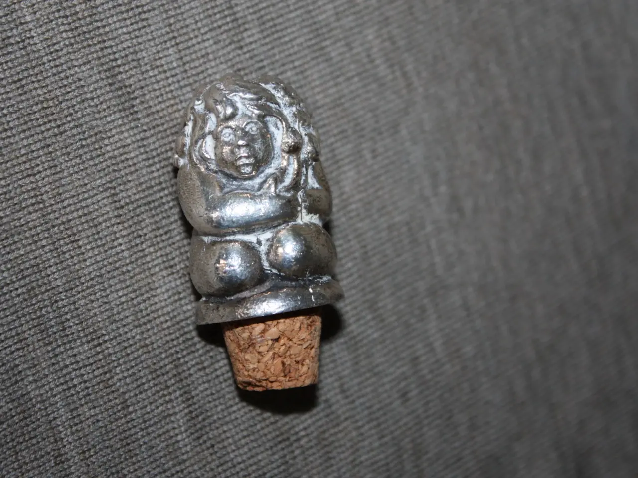 Billede 5 - Vinprop i metal med figur