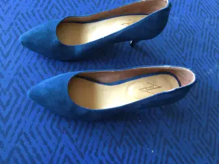 Pumps i nubuck, kun brugt ganske lidt