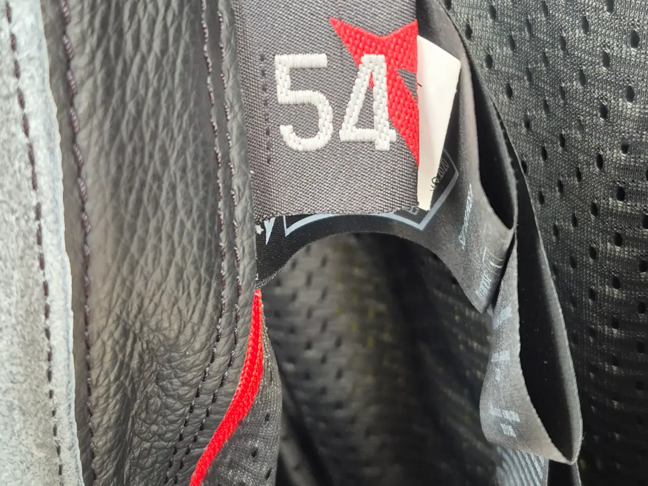 Billede 4 - Dainese Tosa 1pc læderdragt str. 54