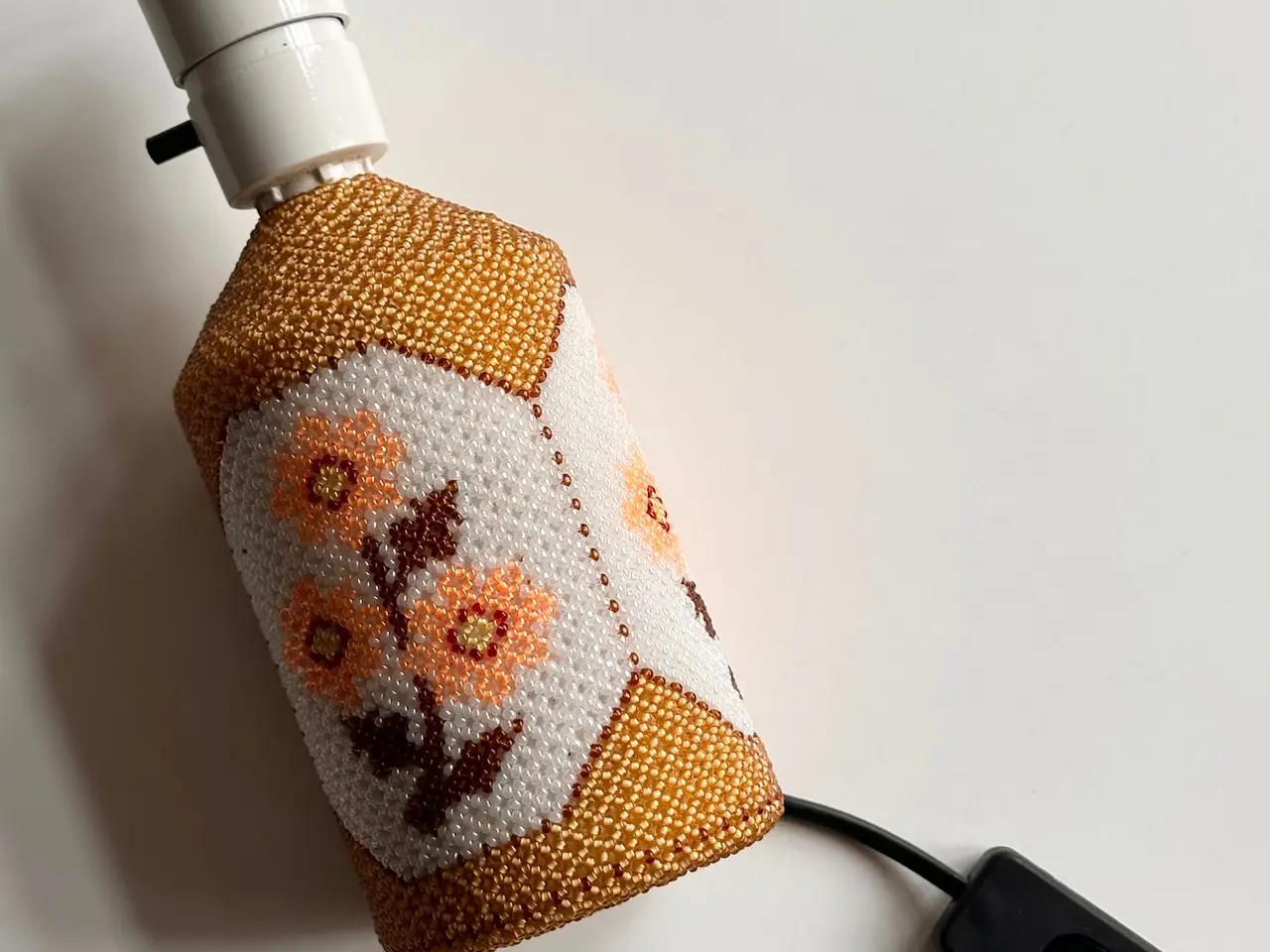 Billede 5 - Perlesyet bordlampe