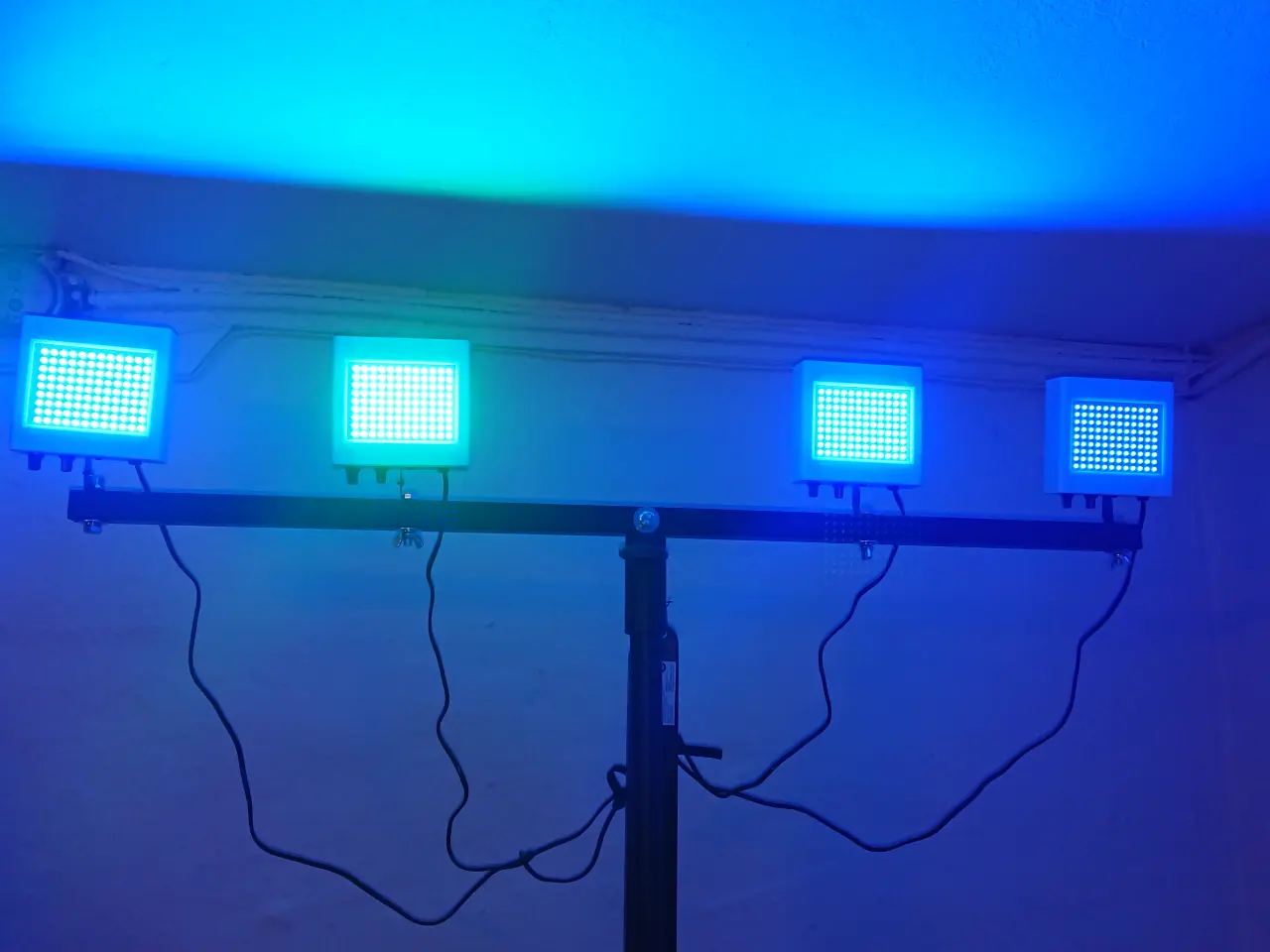 Billede 11 - Udlejes - 4 stk. KRAFTIG LYSSTÆRK LED 108Watt