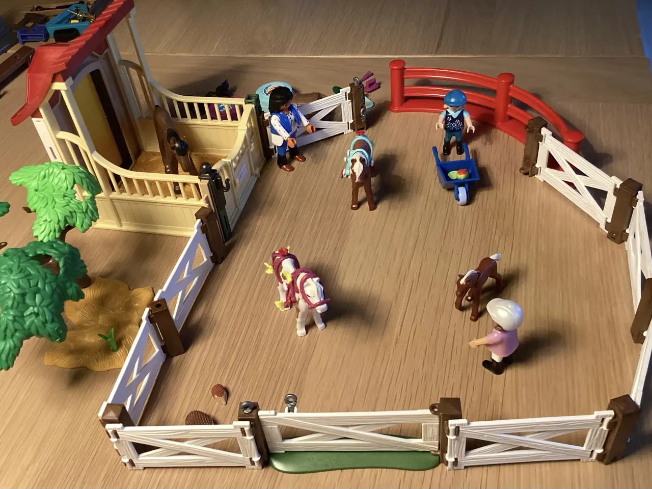 Billede 3 - Lidt fra en rideskole i Playmobil