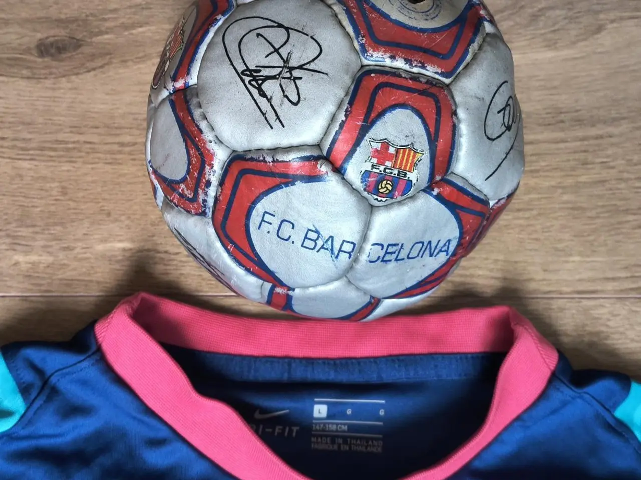 Billede 4 - FC BARCELONA TRØJE 2020-21, 11-12 ÅR OG FCB BOLD