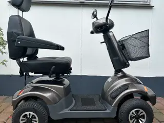 Flot 4-hjulet Heartway el-scooter i mocca