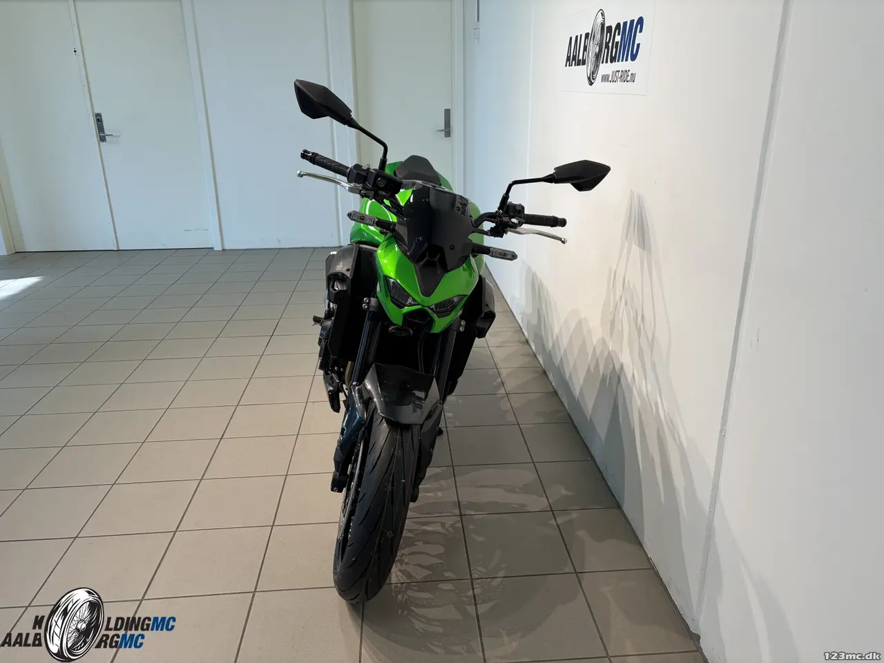 Billede 7 - Kawasaki Z 900 Candy Lime Green / Metallic Carbon Gray