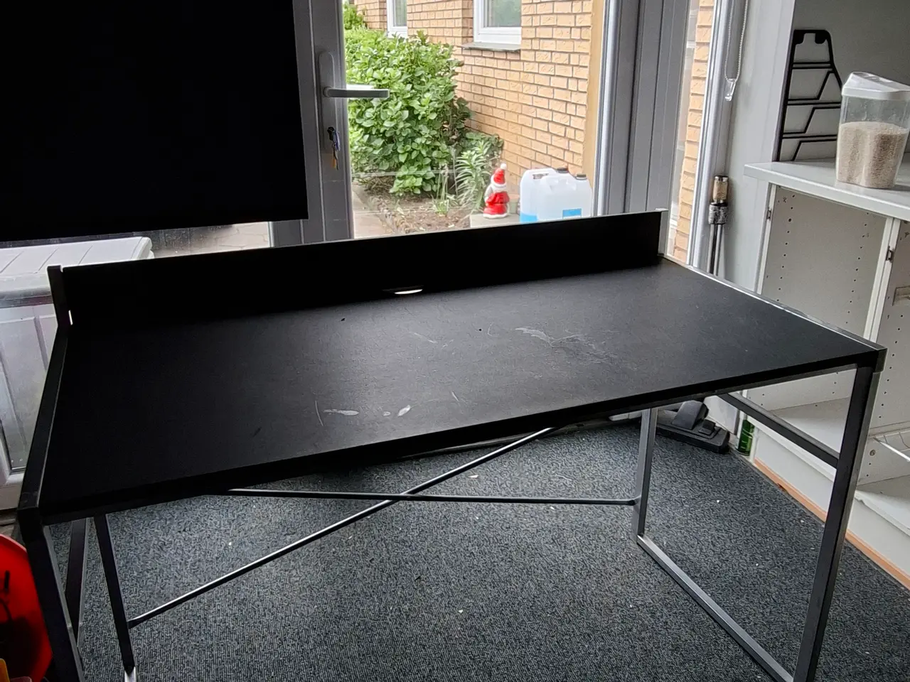 Billede 3 - Samlet Skrivebord med Gamming stole i fin stand