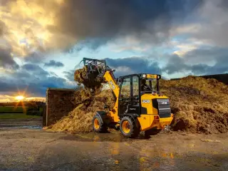 JCB Agri 110