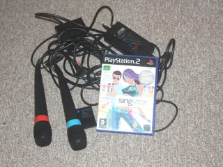 Singstar sæt med 2 mikrofoner, spil osv. PS2