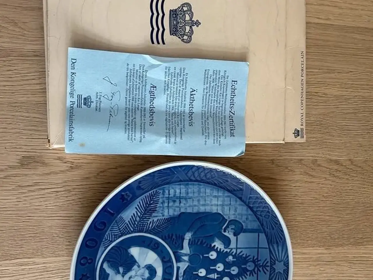 Billede 3 - Royal Copenhagen jule / jubilæumsplatte 1908-1983