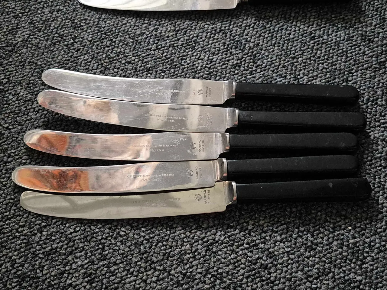 Billede 5 - 11 stk raadvad knive med bakelit