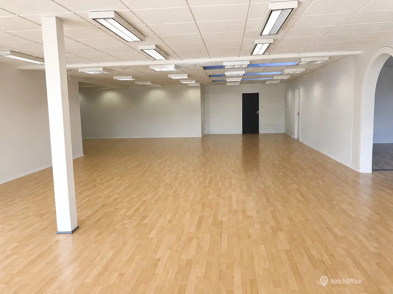 Billede 2 - Synligt erhvervslejemål på 250 m2 i Struer - Ideelt til butik.. showroom eller lager