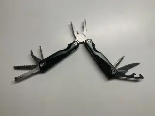Bælteetui Multitool tang med kniv og sav