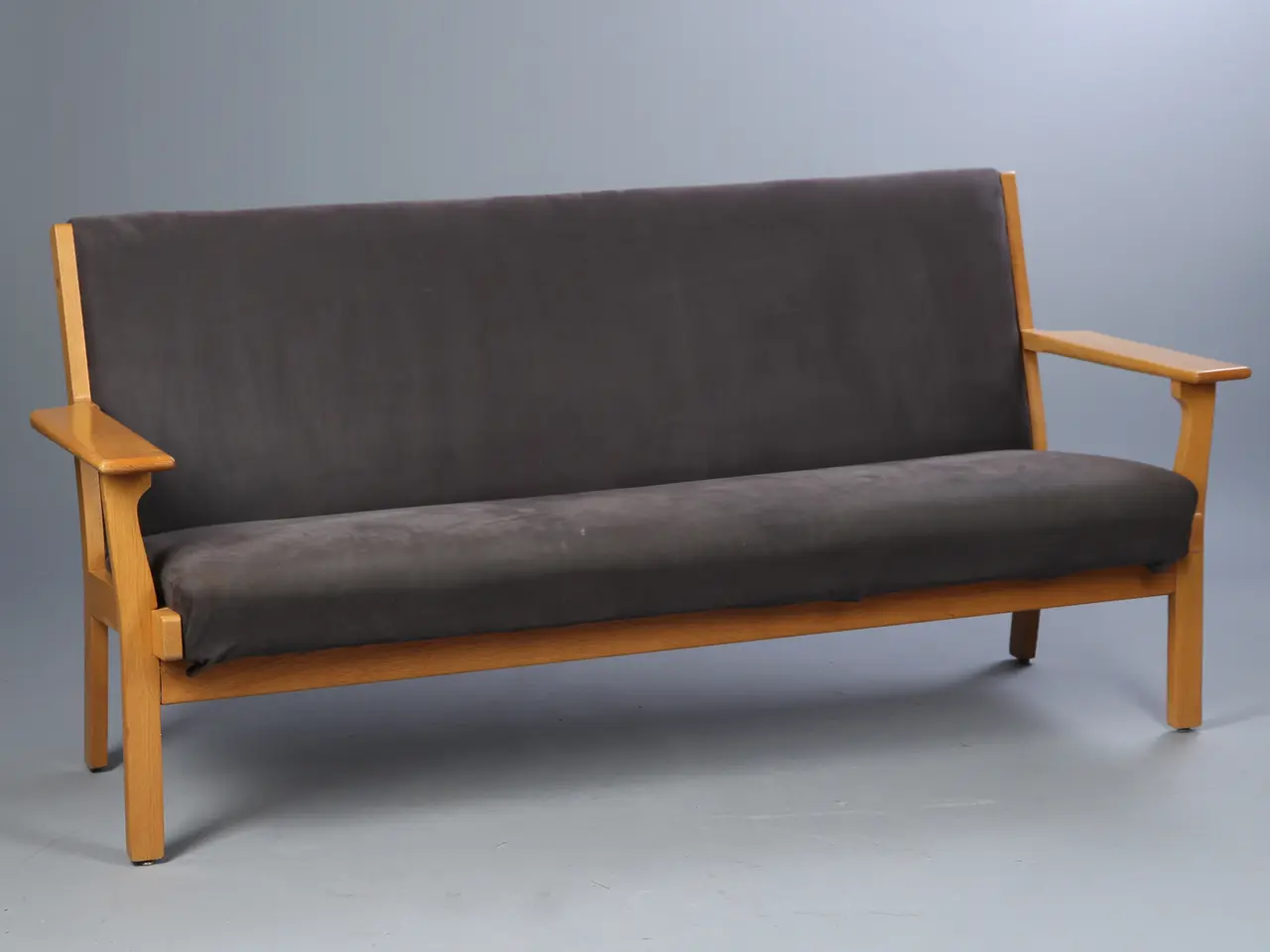 Billede 1 - En god velholdt Tre-pers. sofa.