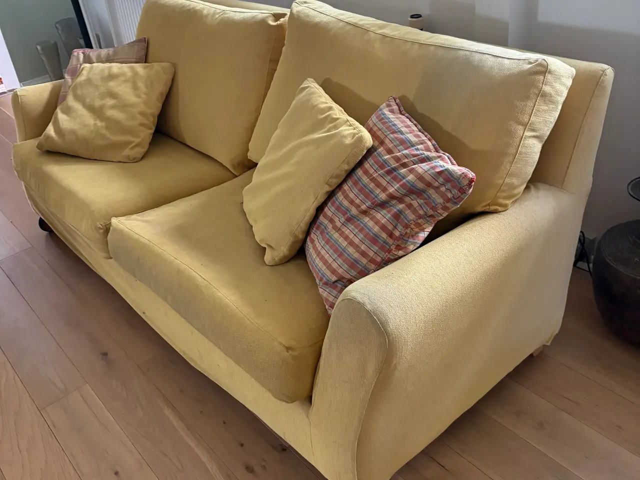 Billede 1 - Gul sofa med puder
