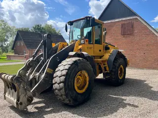 Volvo l120 e