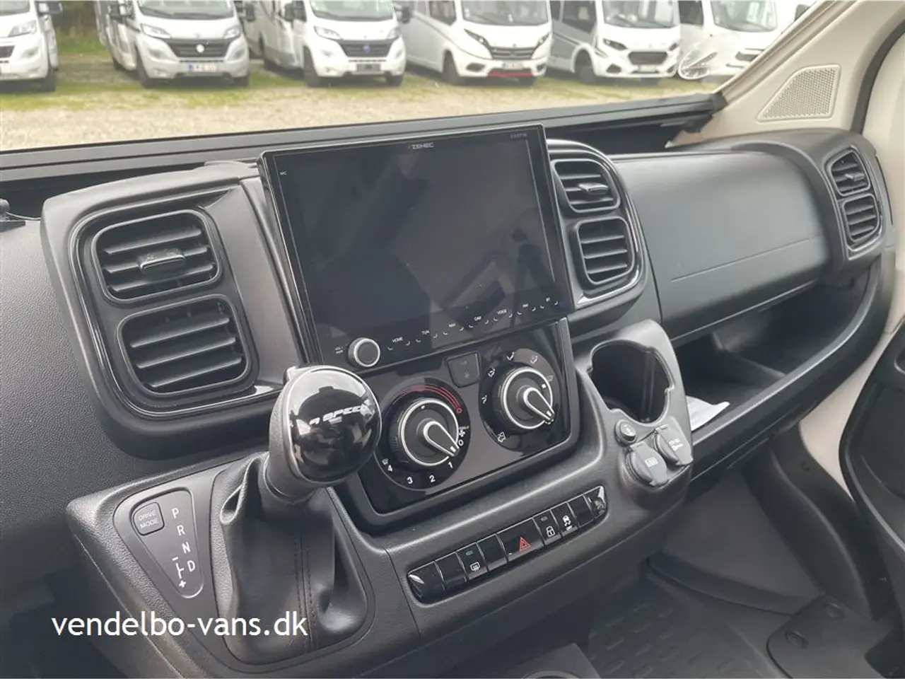 Billede 16 - 2026 - Rollerteam Livingstone DUO Sport CamperVan med opklapbare enkeltsenge