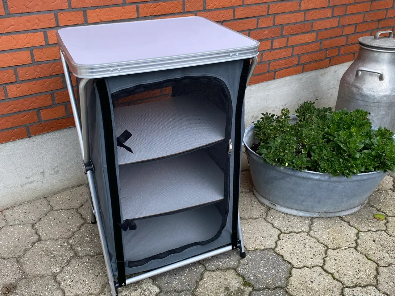 Billede 1 - Sammenklappeligt campingskab